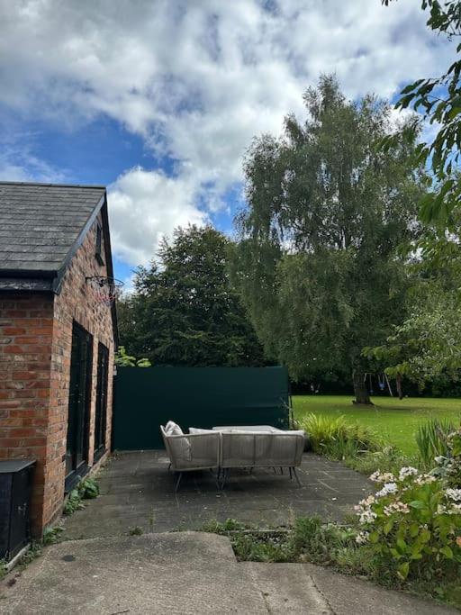 The Guesthouse At Old Vicarage Tarporley Exterior photo